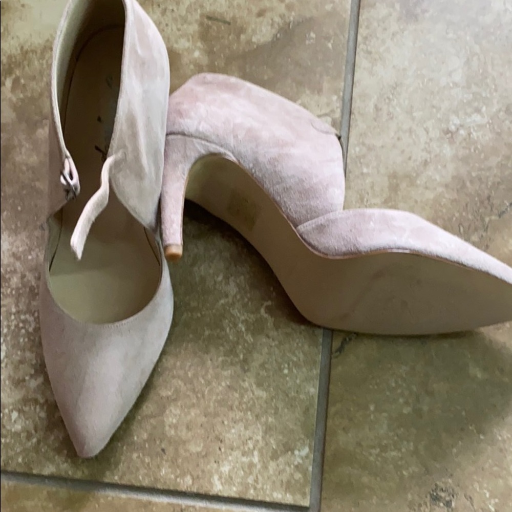 Shoes - Picture 2 of 3